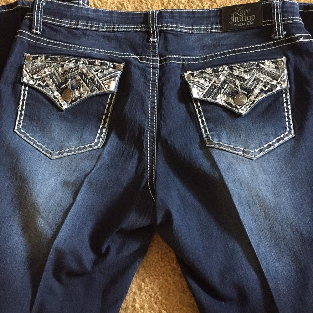 Used Jeans. - Picture 2 of 4